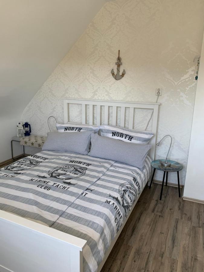 Ferienwohnung Mit Garten In Koeln Екстер'єр фото